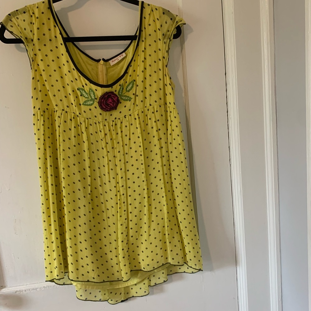 Fashion spy yellow and grey polka dot mini dress with rose. Cap sleeves. Size M.